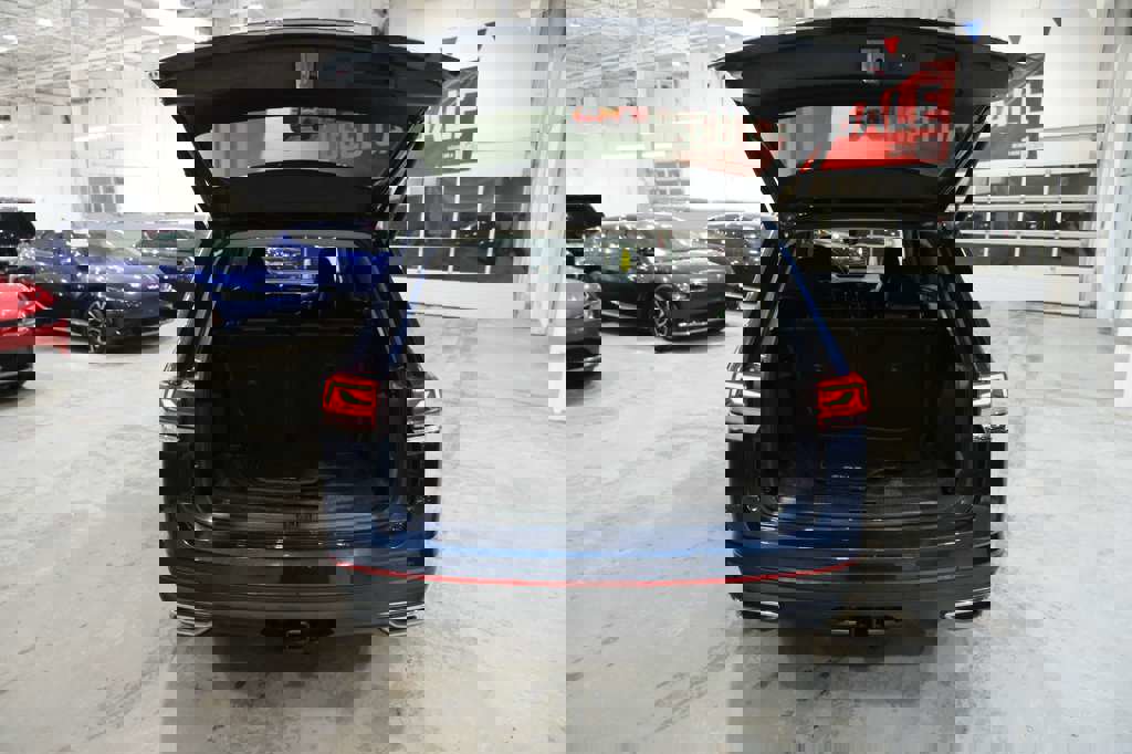 Used 2021 Volkswagen Atlas SEL Premium image 10