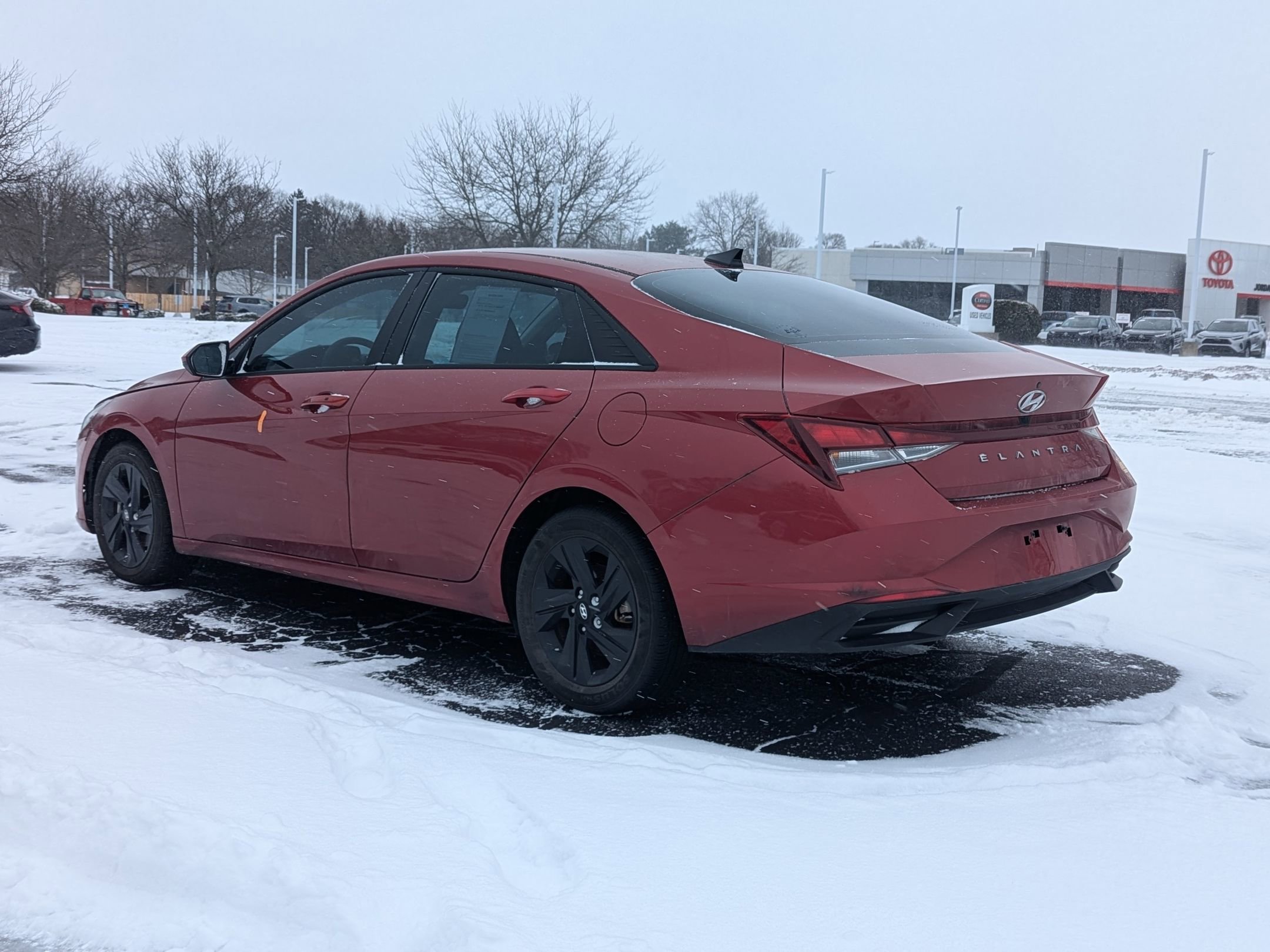 Used 2023 Hyundai Elantra SEL image 3