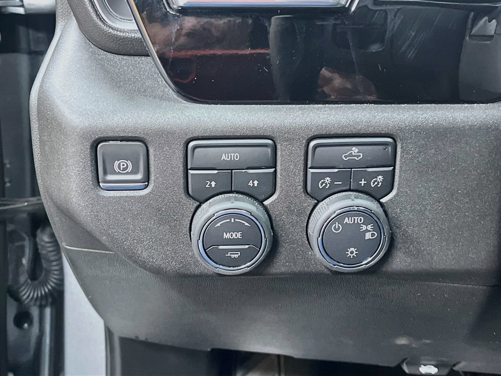 Used 2025 Chevrolet Silverado 1500 LT AWD/4WD image 10