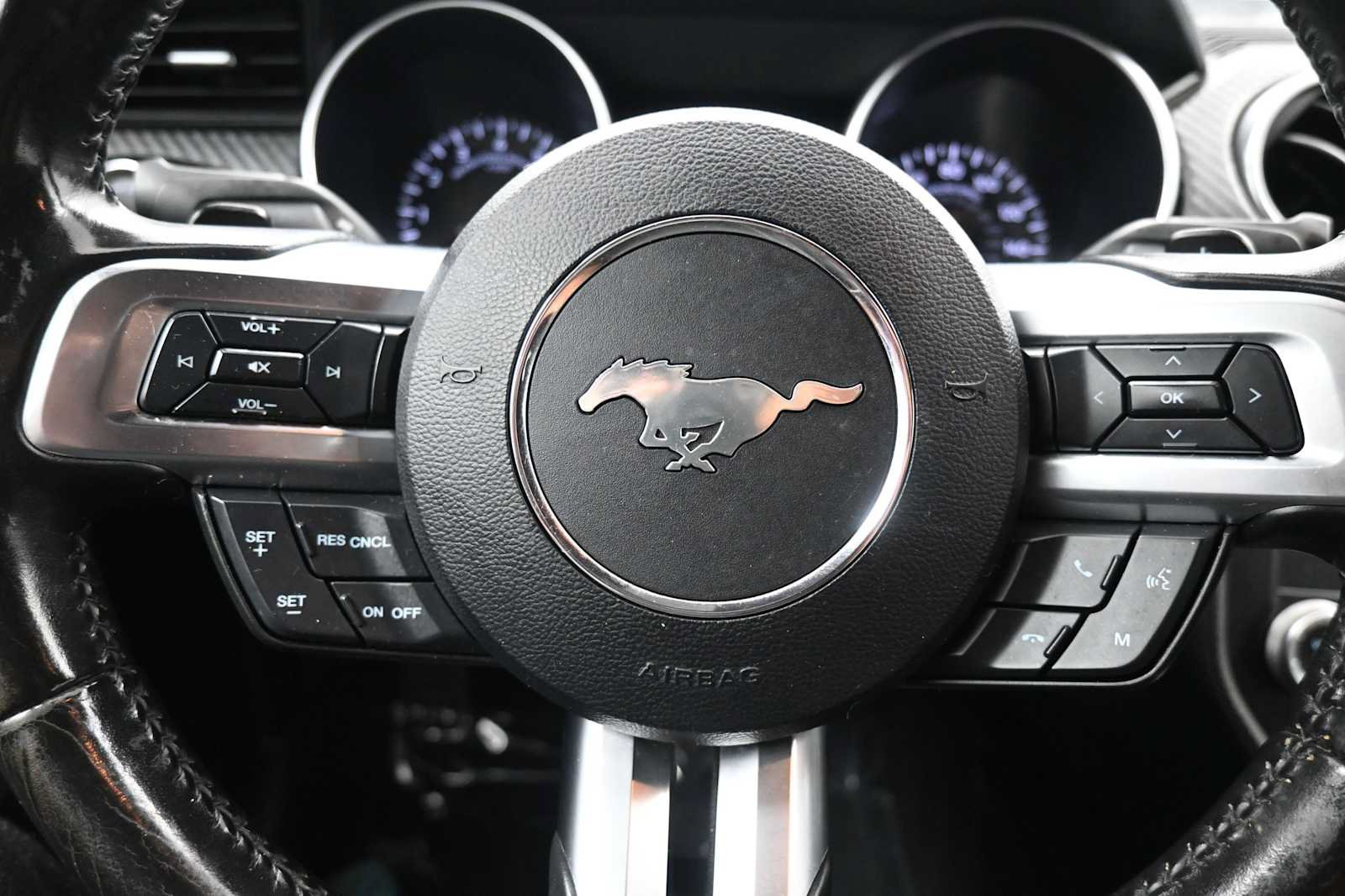 Used 2019 Ford Mustang Convertible RWD image 16
