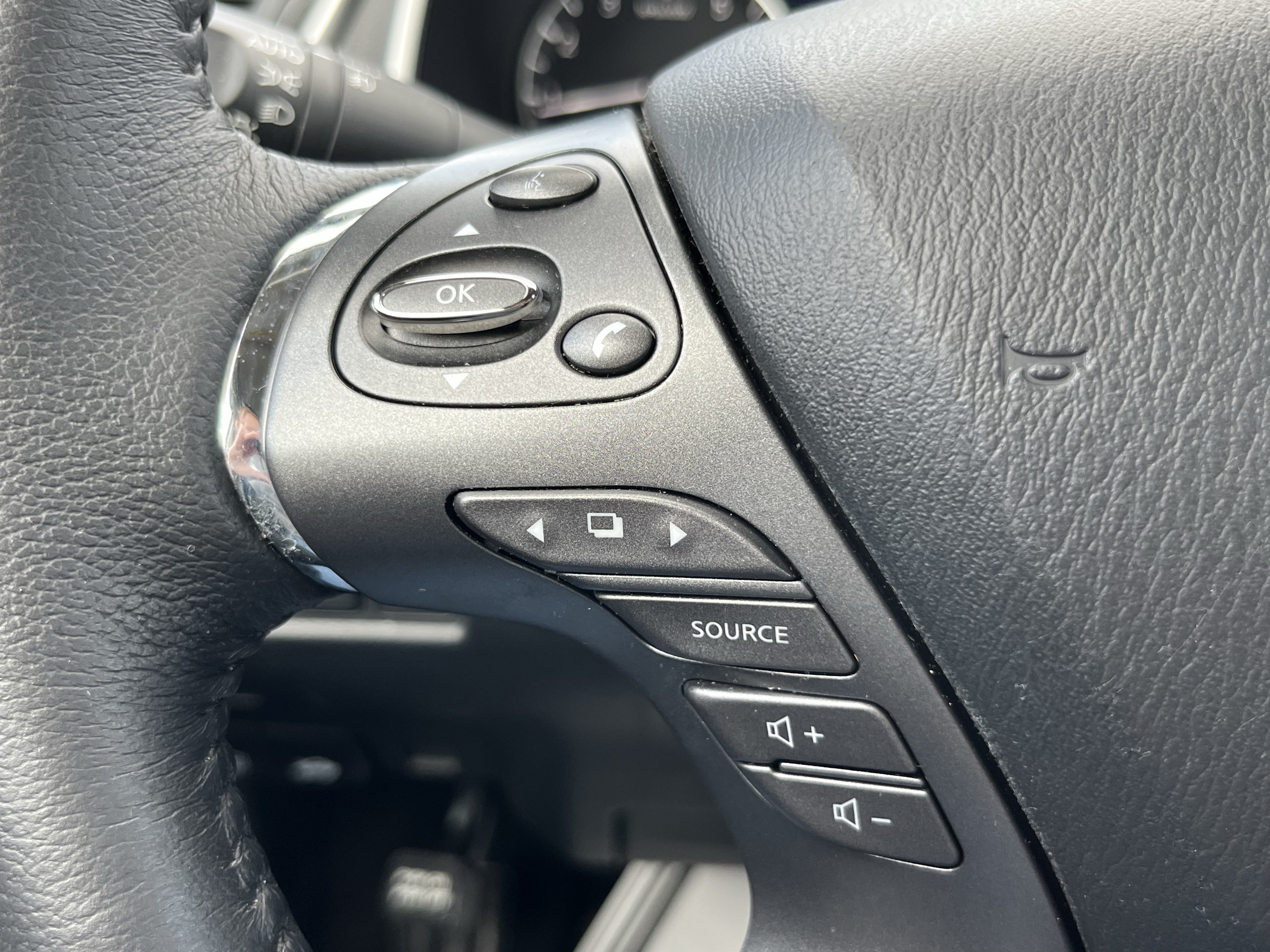 Used 2024 Nissan Murano SV w/ SV Midnight Edition Package AWD/4WD image 24