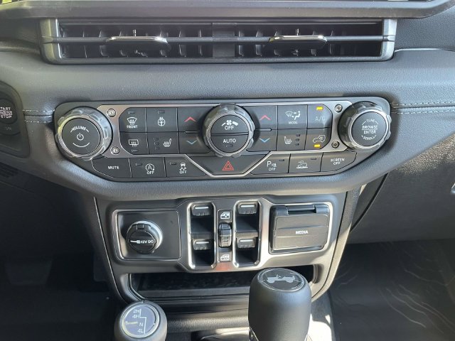New 2027 Jeep Wrangler Unlimited Sahara AWD/4WD image 30