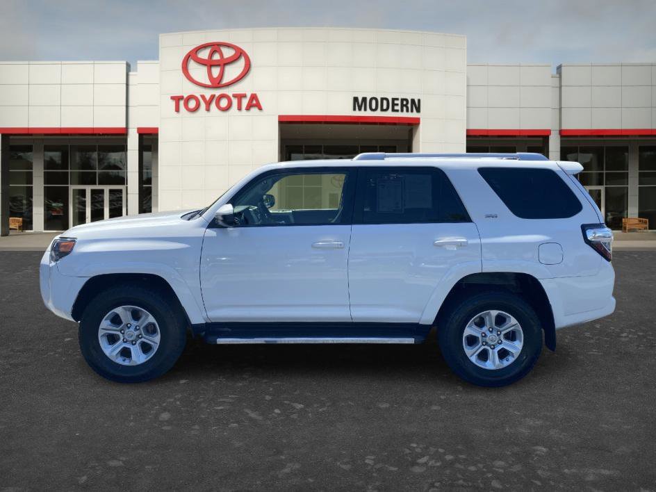 Used 2016 Toyota 4Runner SR5 AWD/4WD image 7