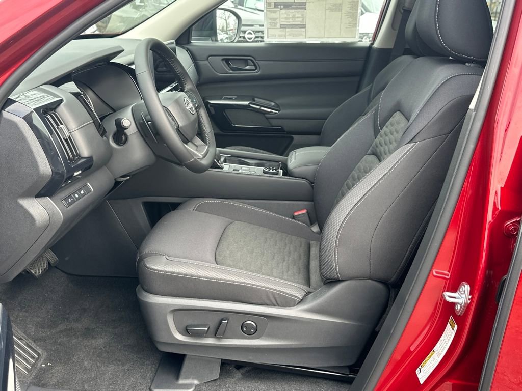 New 2026 Nissan Pathfinder SV image 9