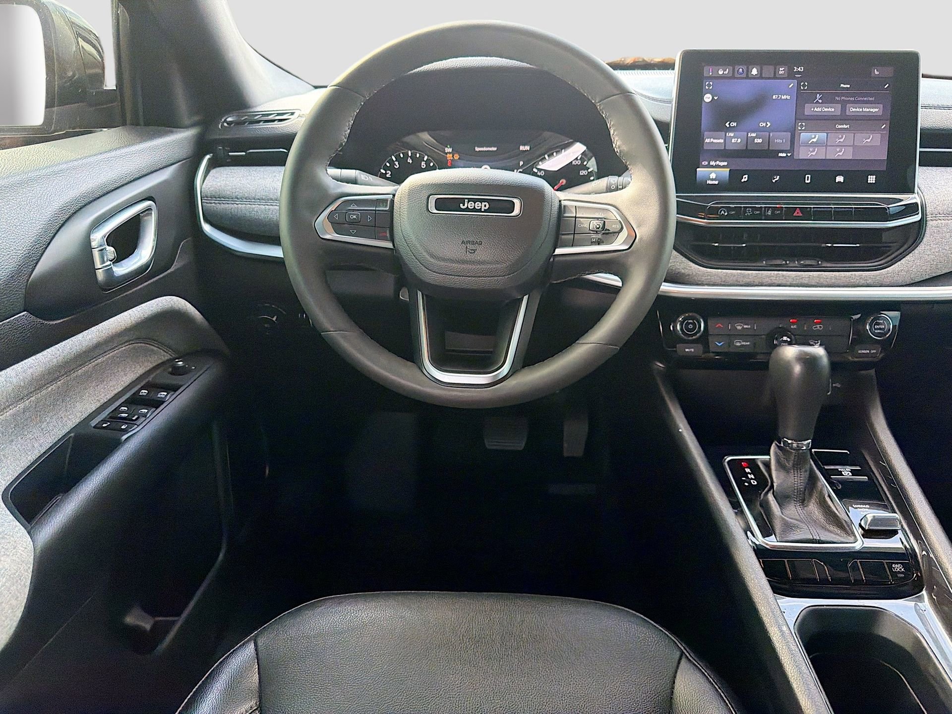 Used 2023 Jeep Compass Latitude image 17