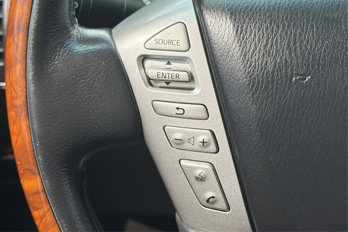 Used 2015 INFINITI QX80 4WD w/ Deluxe Technology Package image 38