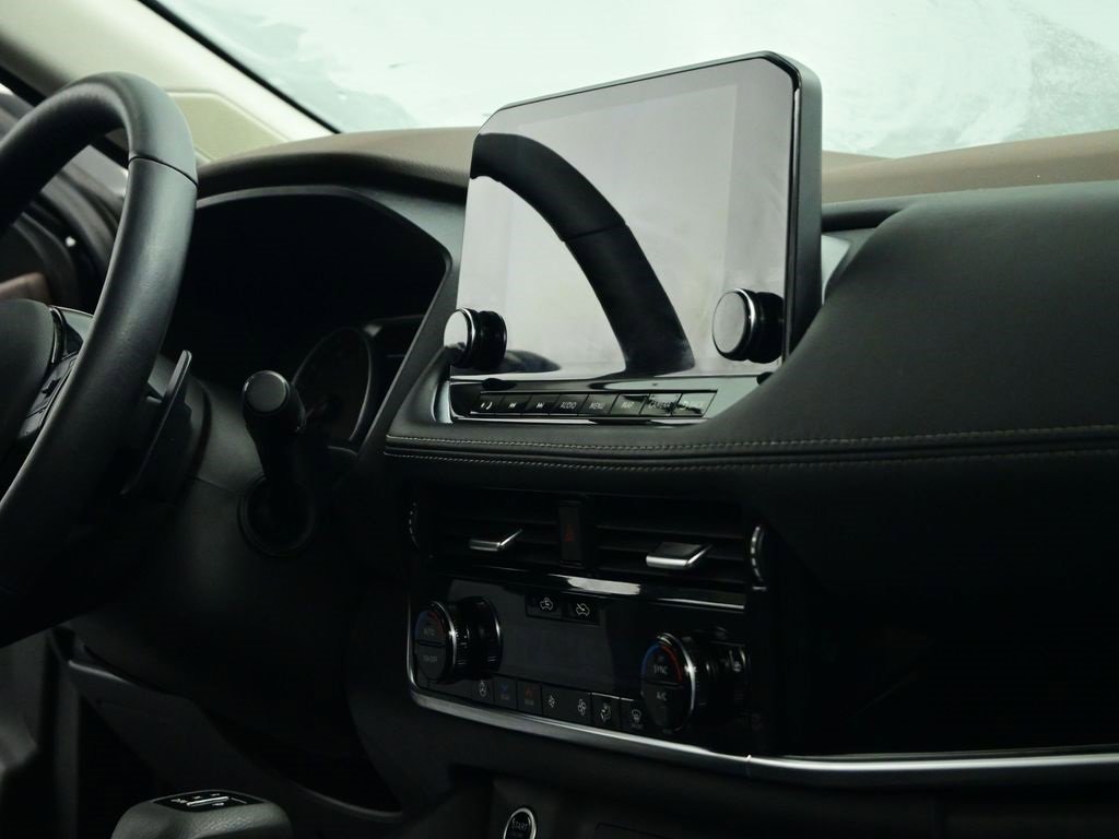 Used 2023 Nissan Rogue SL w/ SL Premium Package image 27