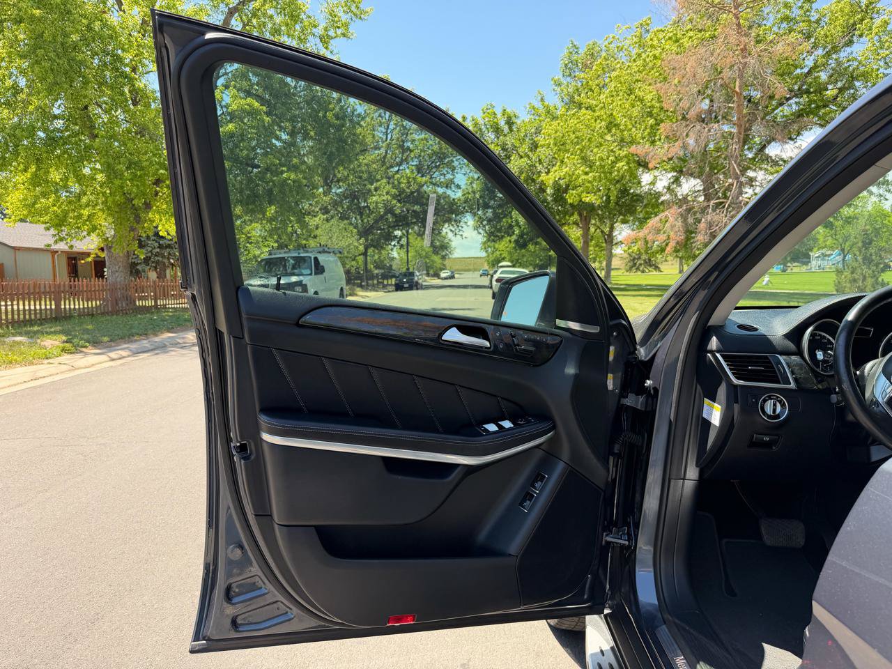 Used 2013 Mercedes-Benz GL 550 4MATIC image 9