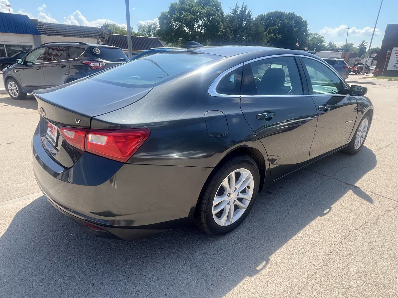 Used 2017 Chevrolet Malibu LT image 5