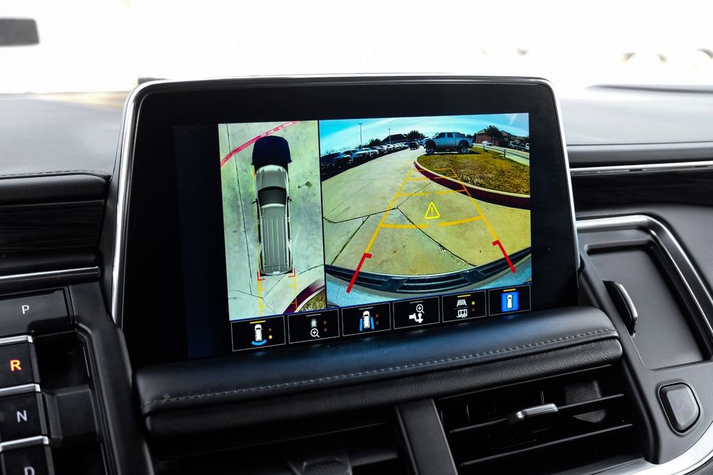 Used 2022 Chevrolet Suburban LT w/ Luxury Package image 19