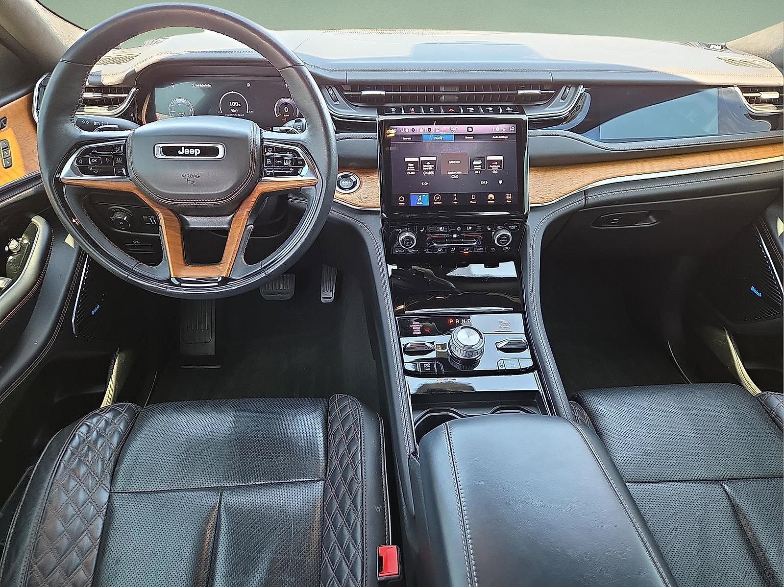Used 2023 Jeep Grand Cherokee Summit AWD/4WD image 11