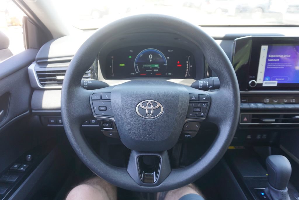 Used 2025 Toyota Camry LE FWD image 3