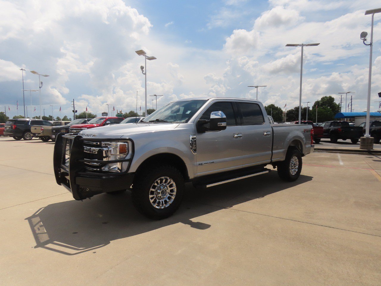 Used 2021 Ford F250 XLT w/ XLT Premium Package AWD/4WD image 2