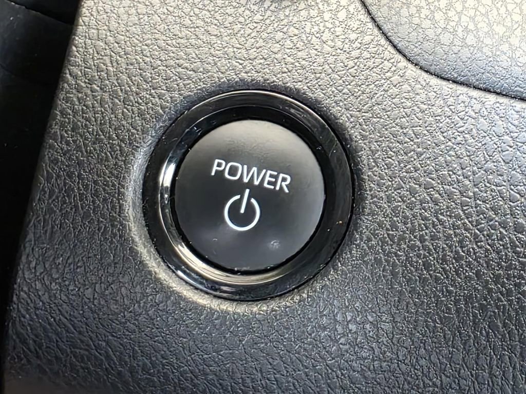 Used 2025 Toyota Camry SE FWD image 17