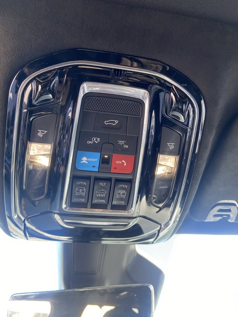 Used 2023 Jeep Grand Wagoneer Series III w/ Rear Seat Video Group 1 image 25