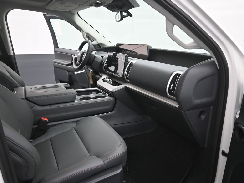 New 2025 Ford Expedition Active image 26