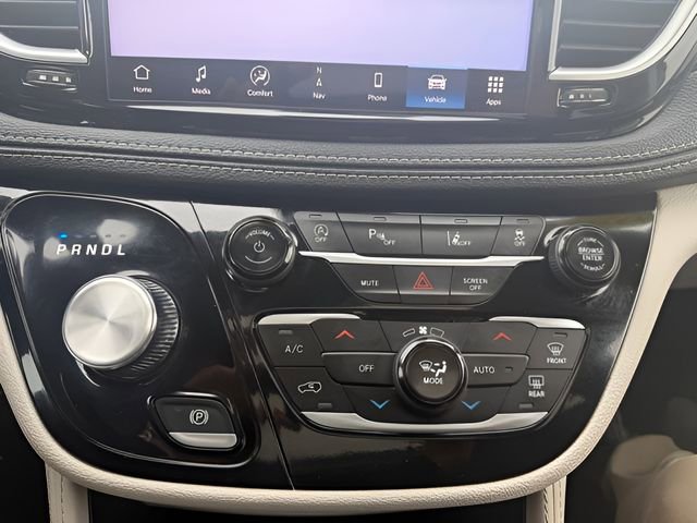 Used 2024 Chrysler Pacifica Limited FWD image 27