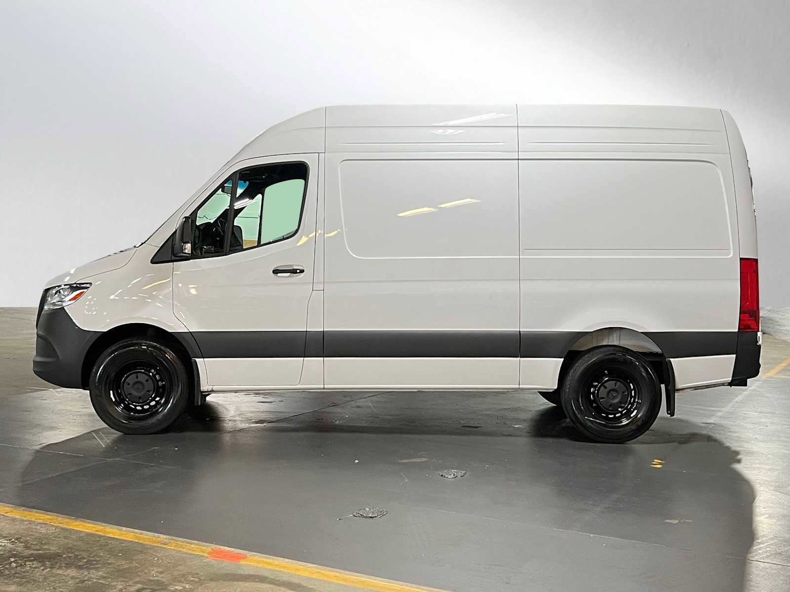 Used 2025 Mercedes-Benz Sprinter 2500 image 6