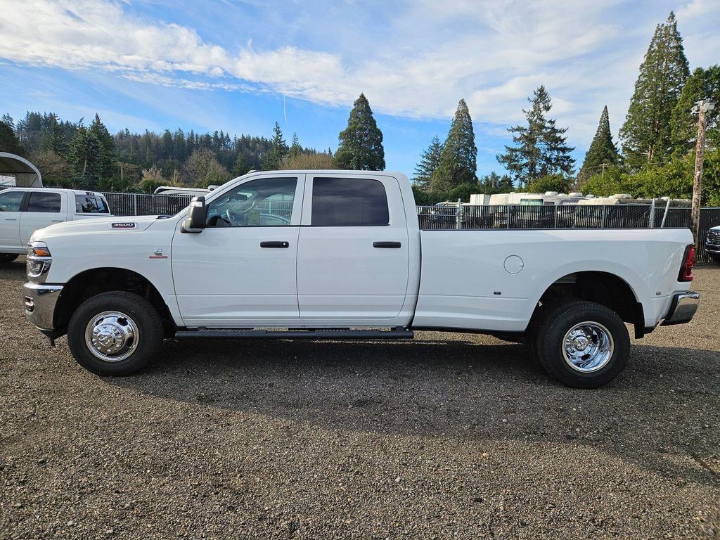 New 2026 RAM 3500 Tradesman AWD/4WD image 4