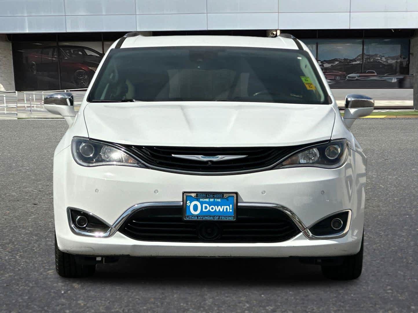 Used 2018 Chrysler Pacifica Limited w/ Advanced Safetytec Group FWD image 11