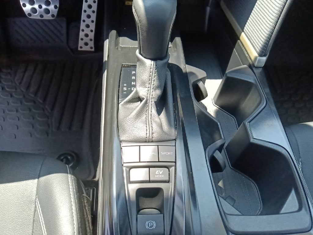 Used 2025 Toyota Camry SE w/ Convenience Package FWD image 24