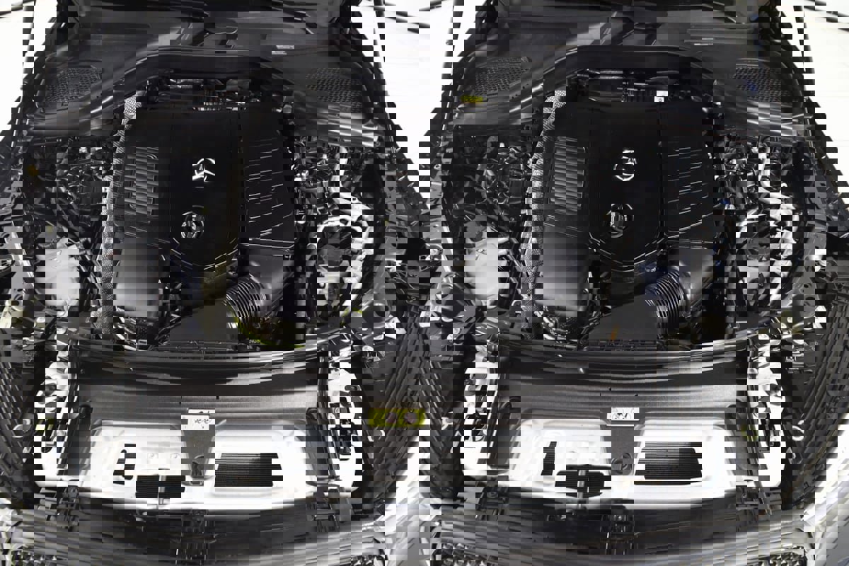 Used 2025 Mercedes-Benz GLC 300 4MATIC SUV image 58