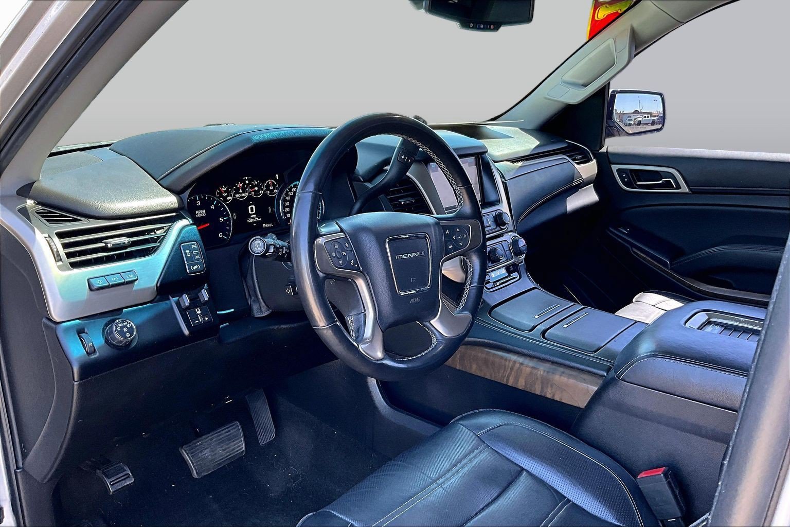 Used 2018 GMC Yukon XL Denali w/ Open Road Package RWD image 12