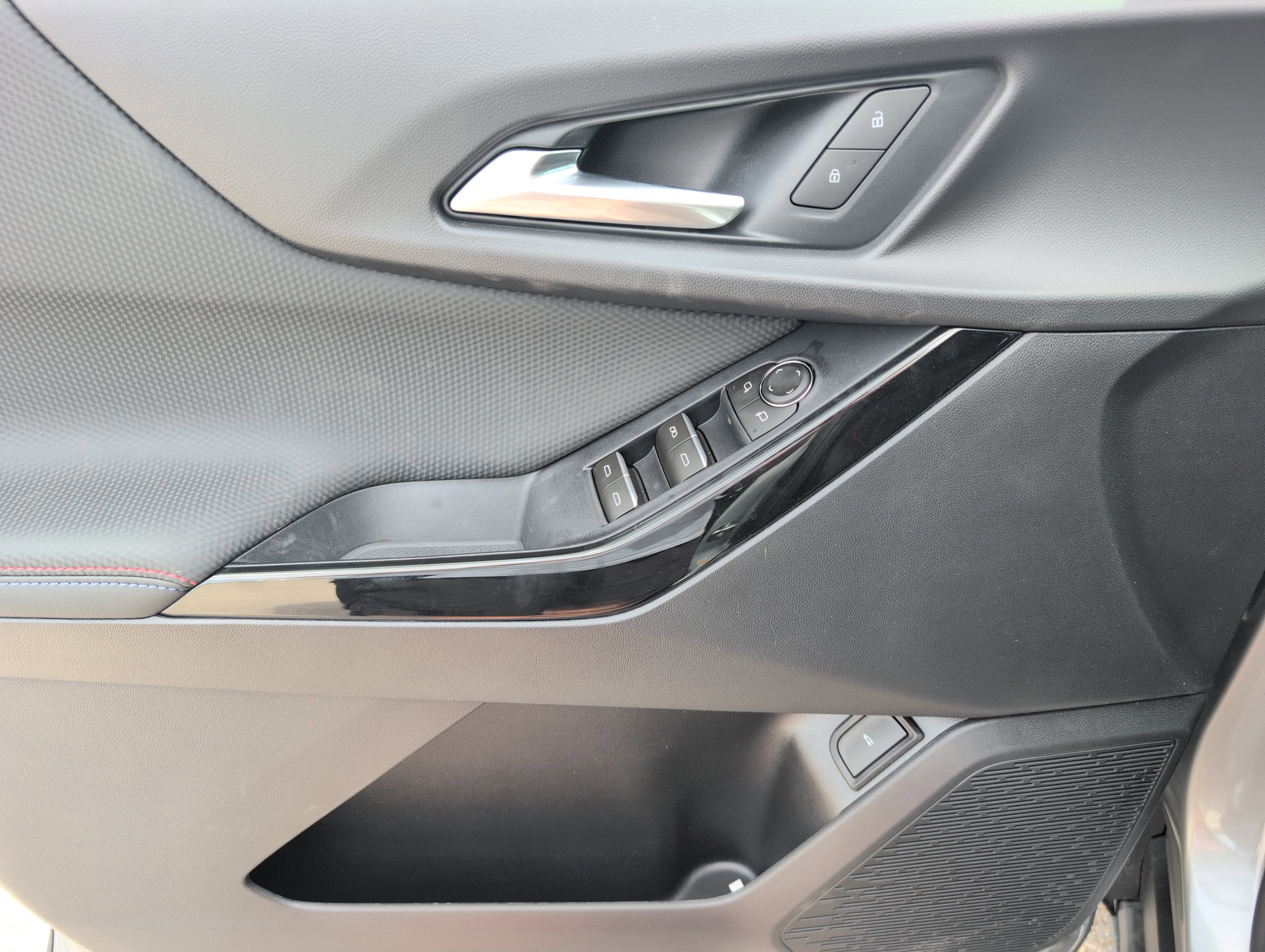 New 2026 Chevrolet Equinox RS FWD image 15