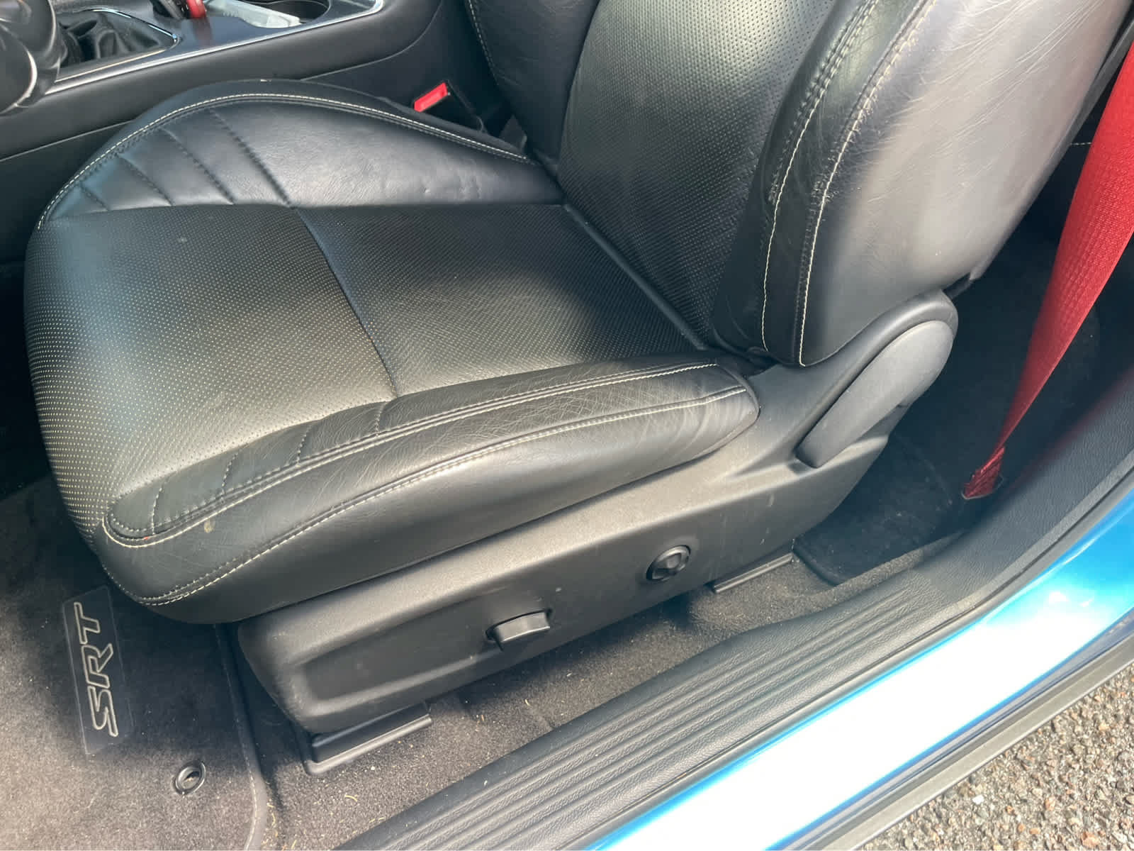Used 2015 Dodge Challenger SRT Hellcat RWD image 13