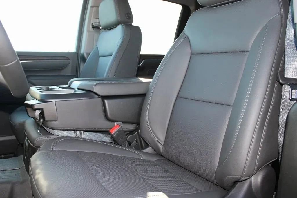 New 2026 GMC Sierra 3500 SLT image 11