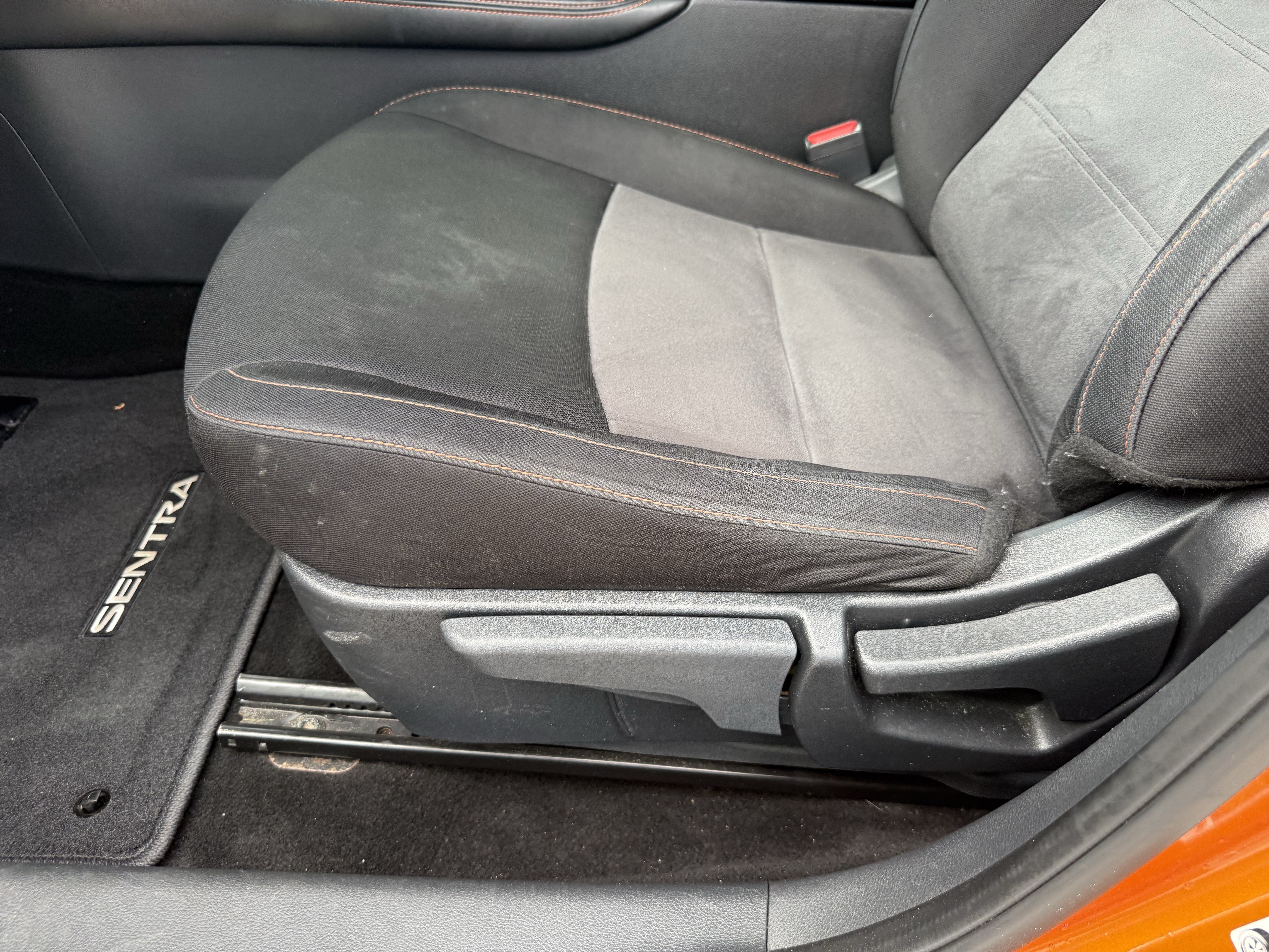 Used 2022 Nissan Sentra SR w/ Electronics Package FWD image 28