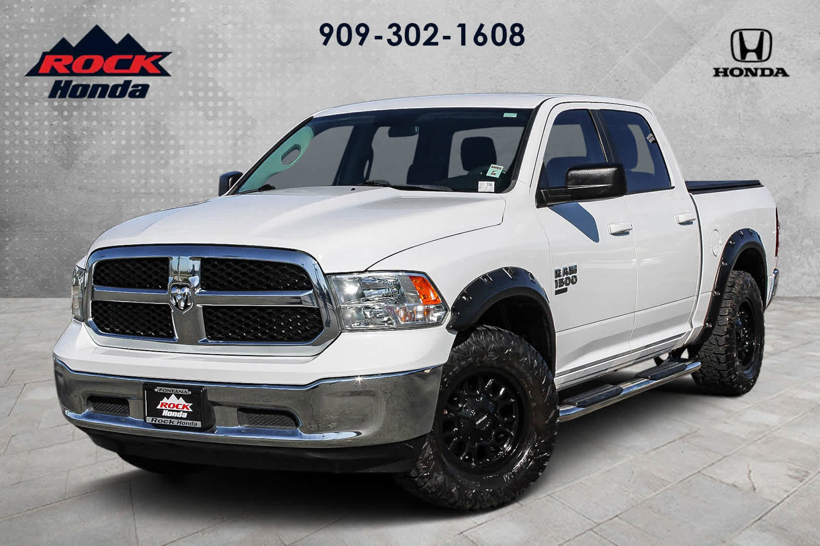 Used 2021 RAM 1500 Classic SLT image 1