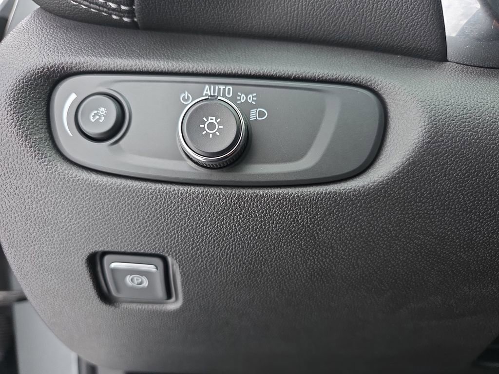 Used 2023 Chevrolet Blazer LT w/ Driver Confidence Package image 26