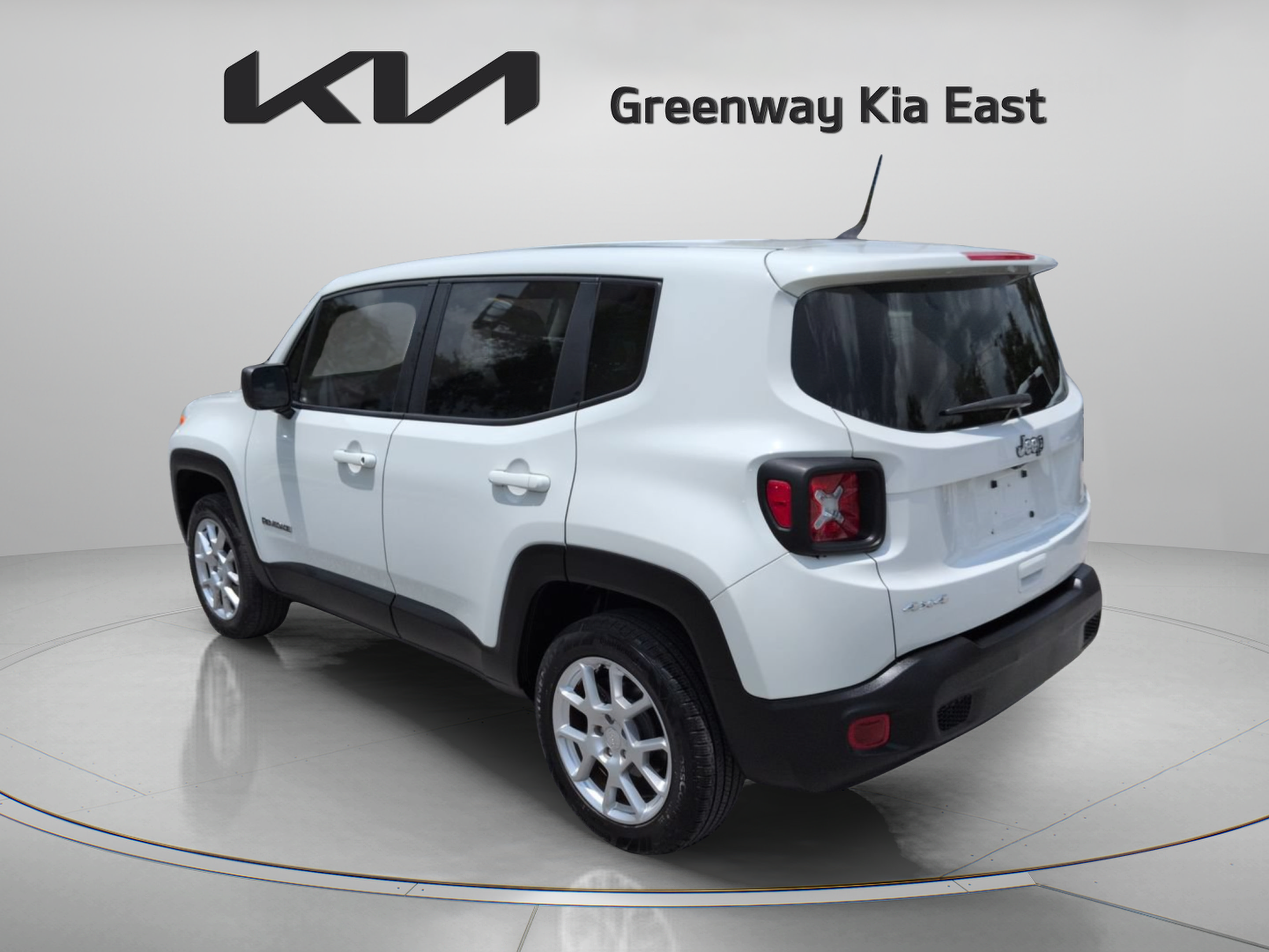 Used 2023 Jeep Renegade Latitude AWD/4WD image 8
