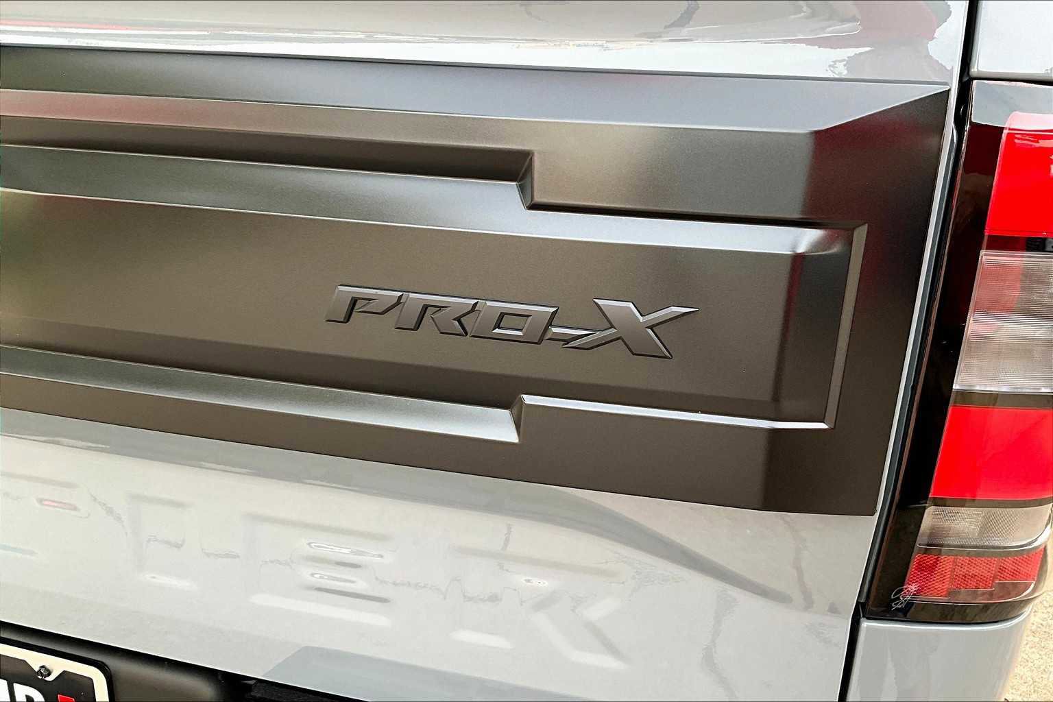 New 2026 Nissan Frontier Pro-X w/ Pro-X Convenience Package RWD image 15