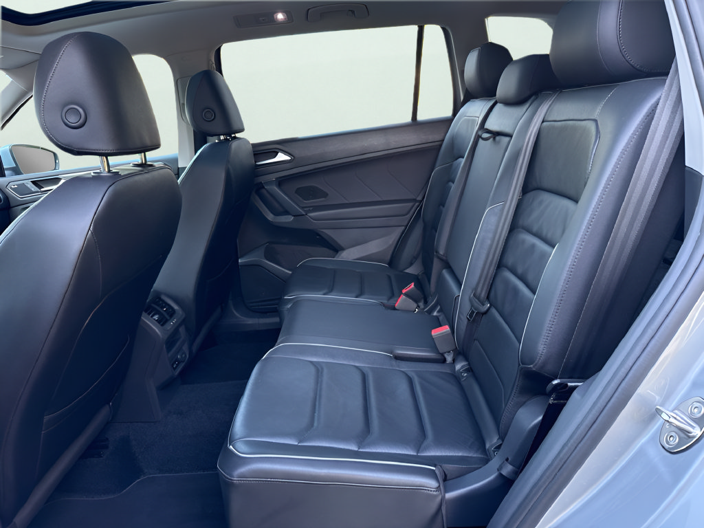 Used 2019 Volkswagen Tiguan SEL Premium AWD/4WD image 36