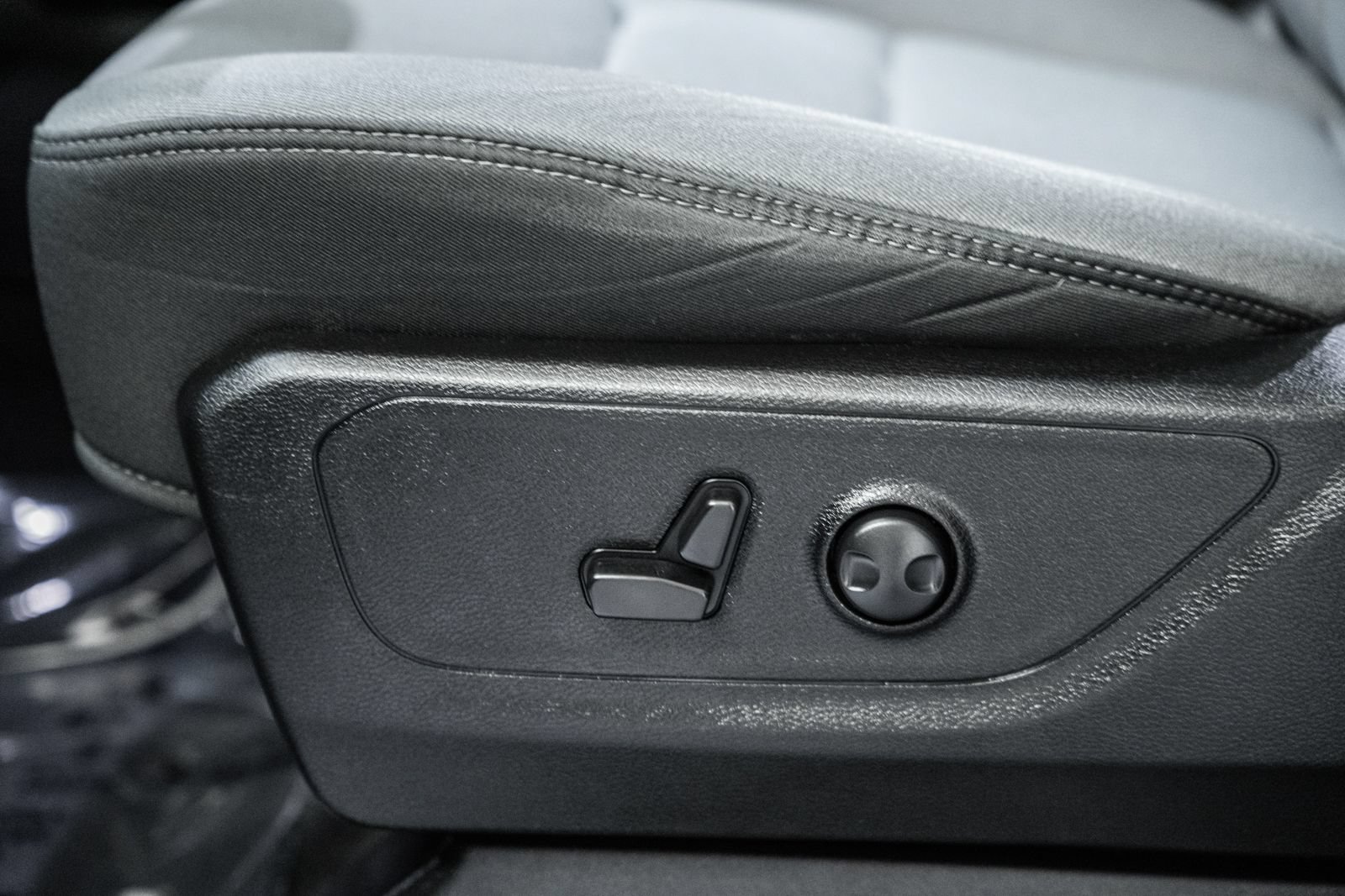 Used 2023 RAM 1500 Big Horn AWD/4WD image 36