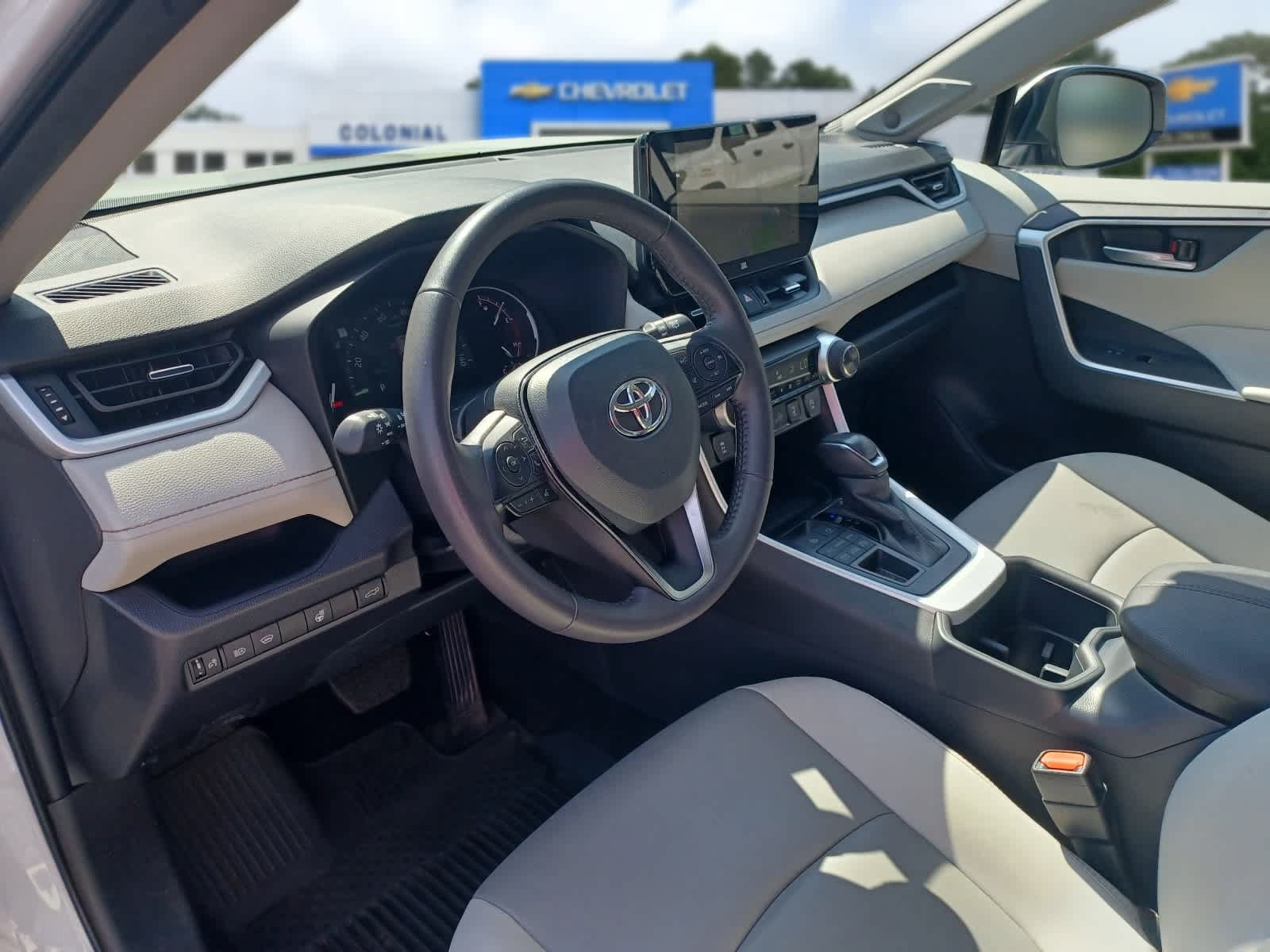 Used 2025 Toyota RAV4 XLE Premium w/ Weather Package AWD/4WD image 8