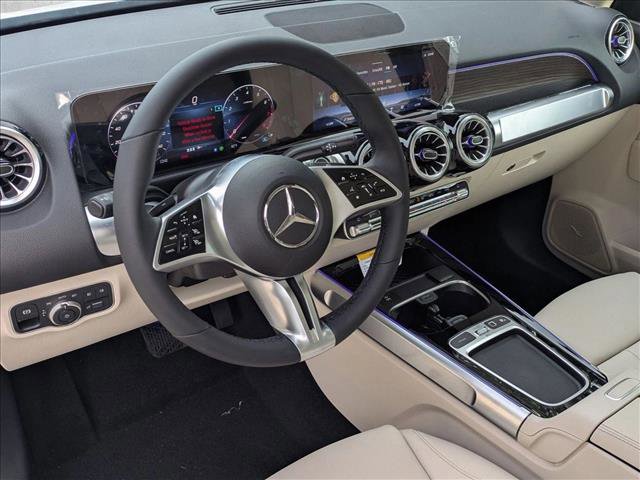 Used 2026 Mercedes-Benz GLB 250 image 3