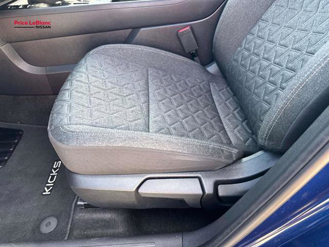 Used 2025 Nissan Kicks SV image 32