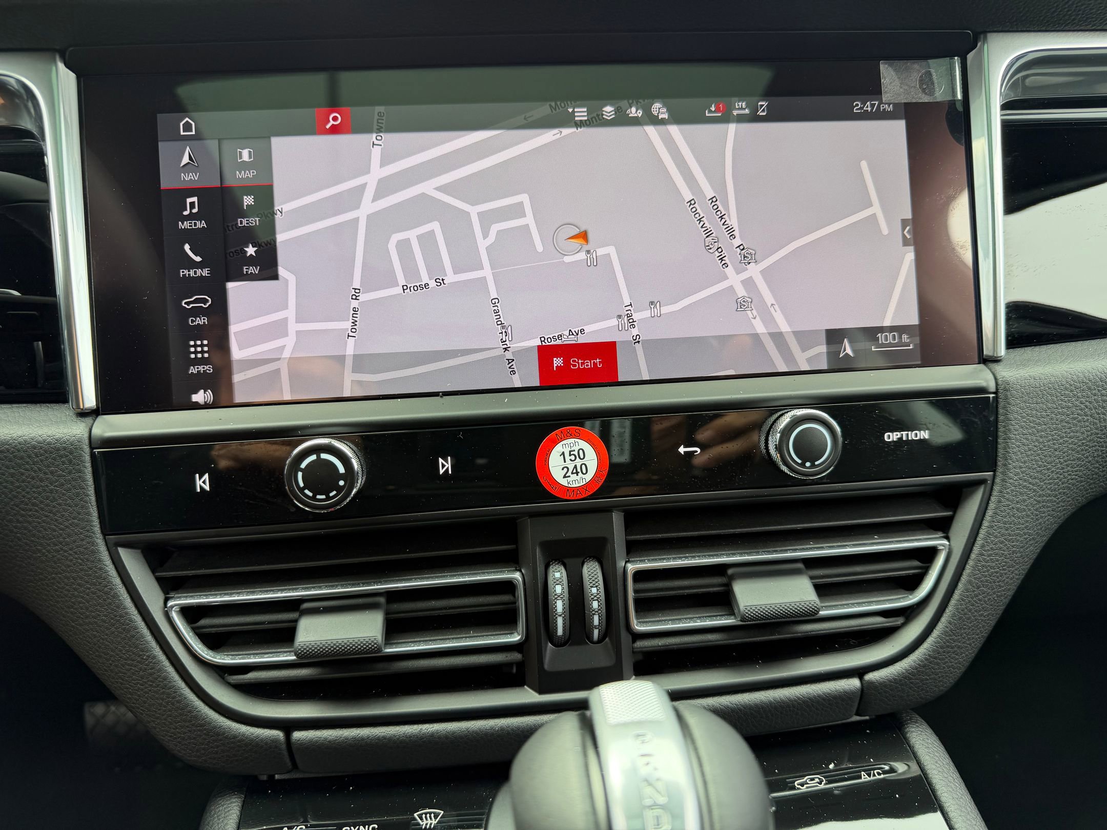 Certified 2026 Porsche Macan image 28