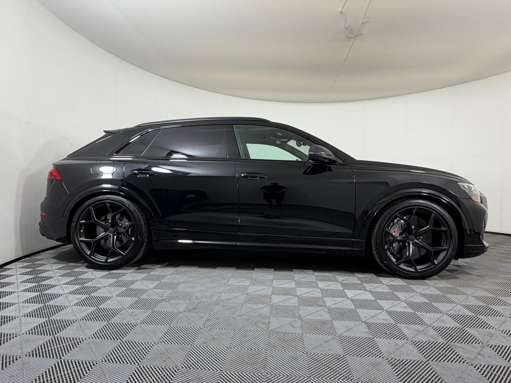 New 2027 Audi RS Q8 performance AWD/4WD image 8