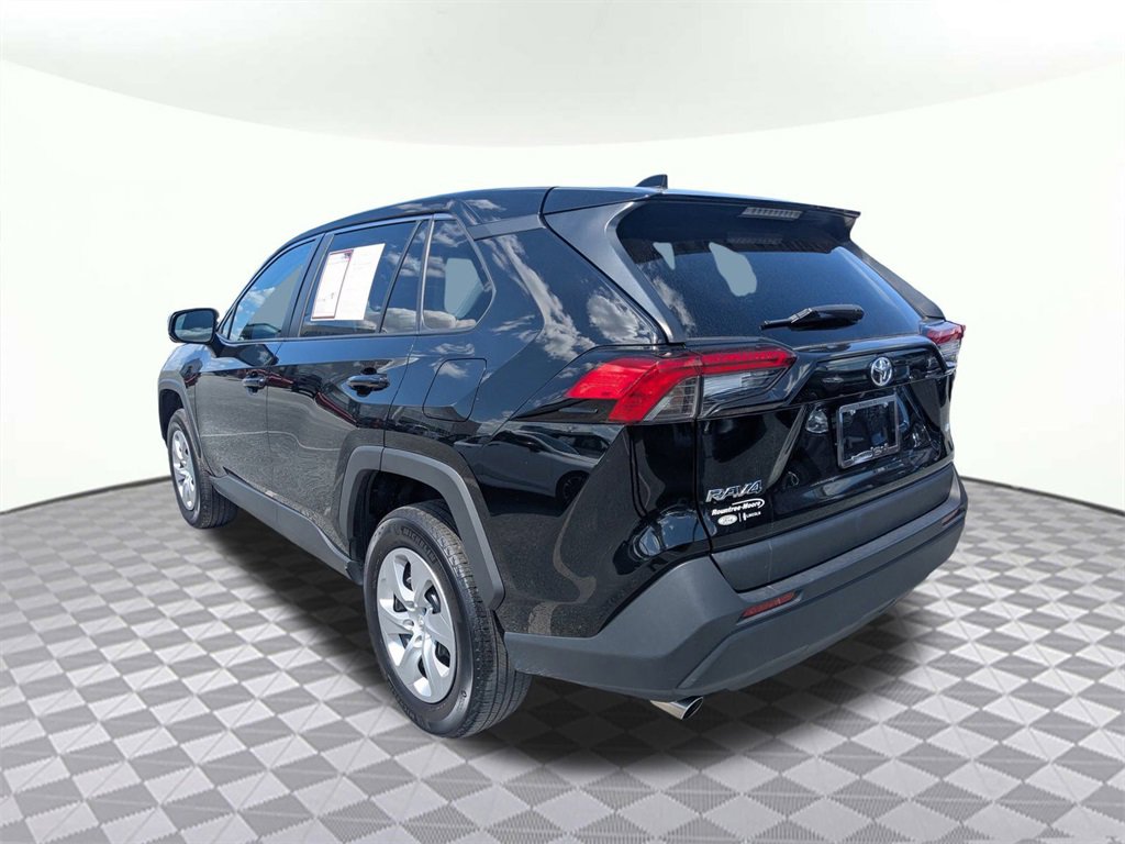 Used 2024 Toyota RAV4 LE image 5