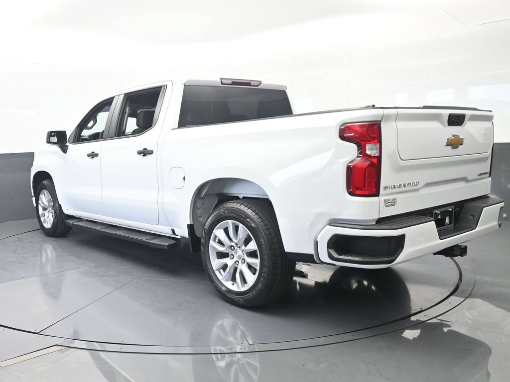 Used 2022 Chevrolet Silverado 1500 Custom w/ Safety Confidence Package RWD image 4