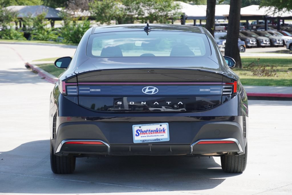 Used 2025 Hyundai Sonata SE FWD image 6