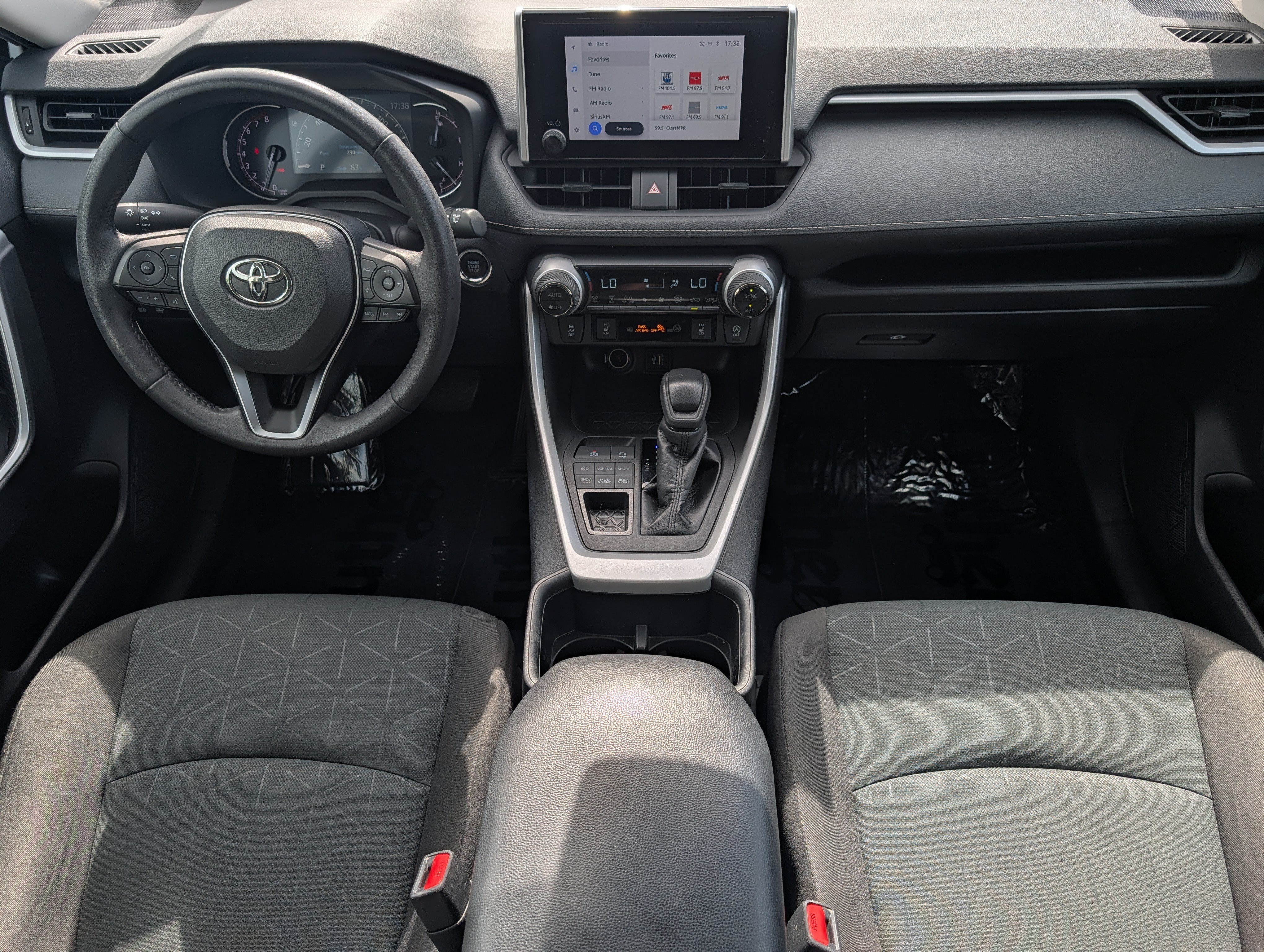 Used 2024 Toyota RAV4 XLE w/ Weather Package AWD/4WD image 10