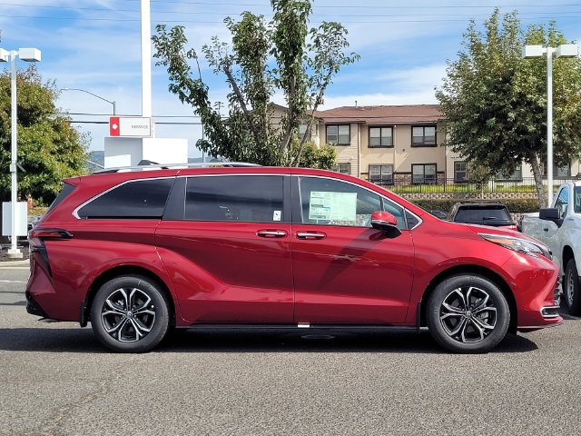 New 2026 Toyota Sienna Platinum AWD/4WD image 4