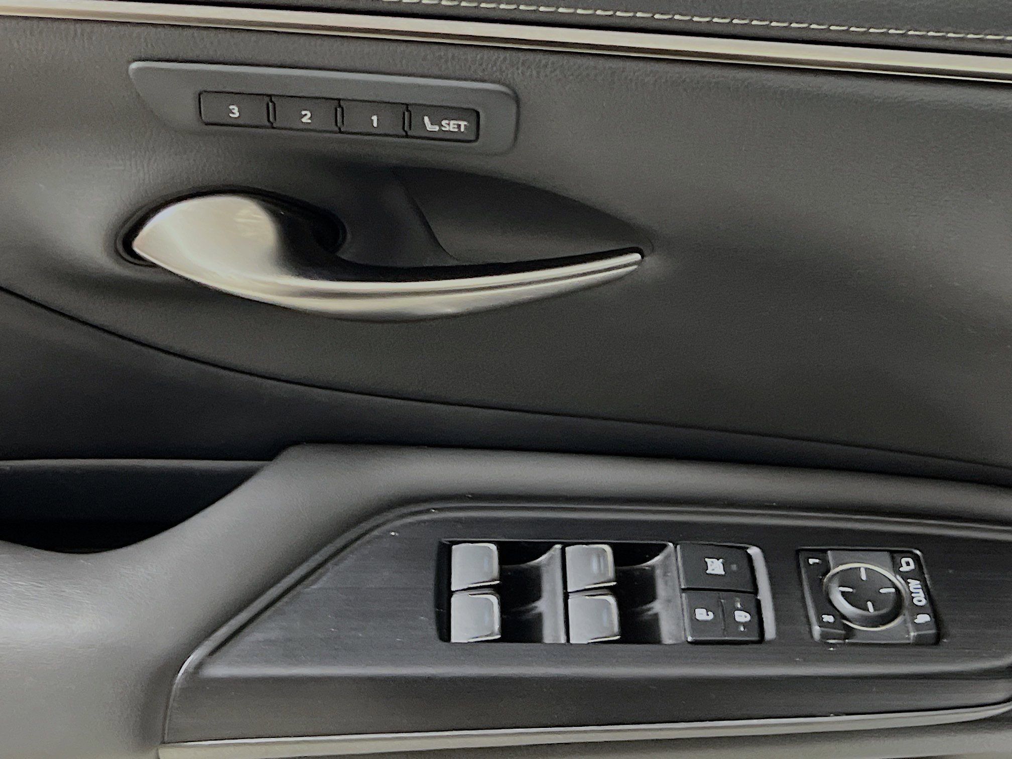 Used 2021 Lexus ES 350 F Sport w/ Accessory Package 2 FWD image 17