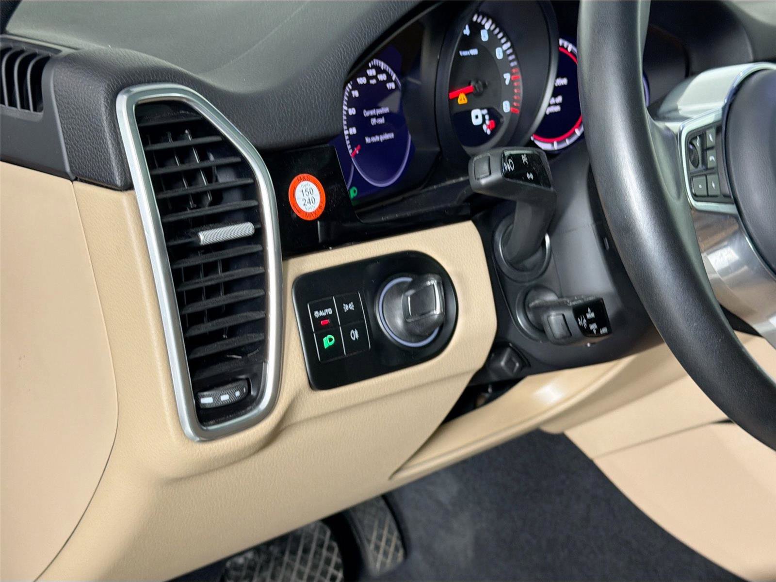 Certified 2022 Porsche Cayenne Platinum Edition AWD/4WD image 31