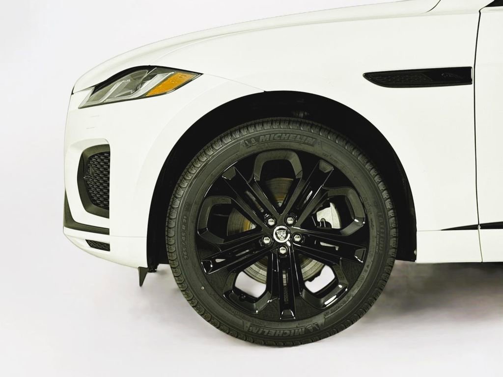 Used 2025 Jaguar F-PACE R-Dynamic S image 27